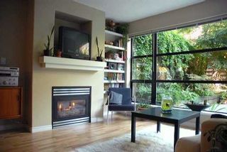 Photo 2: 206 124 West 3rd Street in The Vogue: Lower Lonsdale Home for sale () 