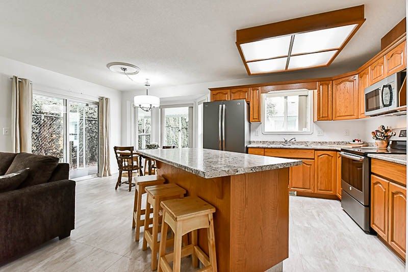 Photo 9: Photos: 3 9102 HAZEL Street in Chilliwack: Chilliwack E Young-Yale House for sale in "The Horizon" : MLS®# R2171952