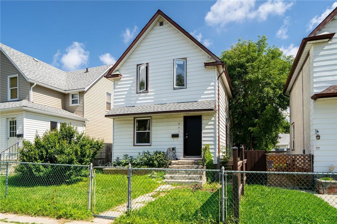 Main Photo: 3 Bed 1 Bath Renovated Home in Winnipeg: 3A House for sale (Elmwood) 