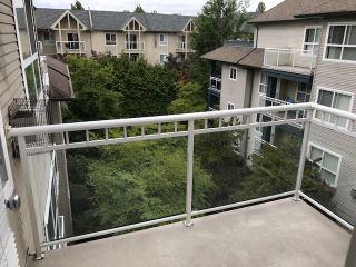 Photo 9: 414 8115 121A Street in Surrey: Queen Mary Park Surrey Condo for sale in "THE CROSSING" : MLS®# R2402767