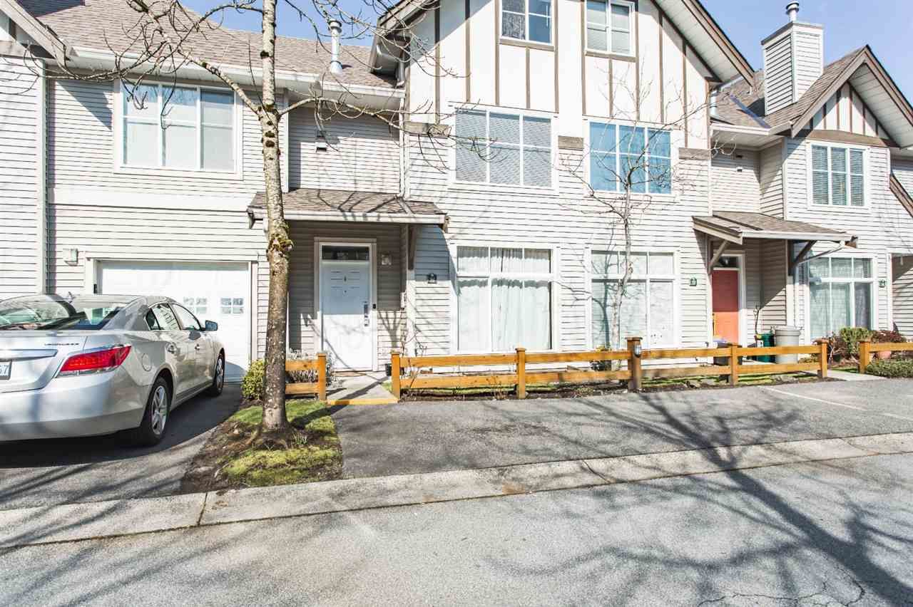Main Photo: 38 6465 184A STREET in : Cloverdale BC Townhouse for sale : MLS®# R2442918