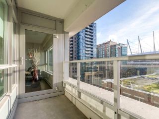 Photo 8: 605 821 CAMBIE Street in Vancouver: Downtown VW Condo for sale in "Raffles on Robson" (Vancouver West)  : MLS®# R2450056