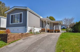 Photo 2: 31 2035 MARTENS Street in Abbotsford: Poplar Manufactured Home for sale in "Maplewood Estates" : MLS®# R2344599