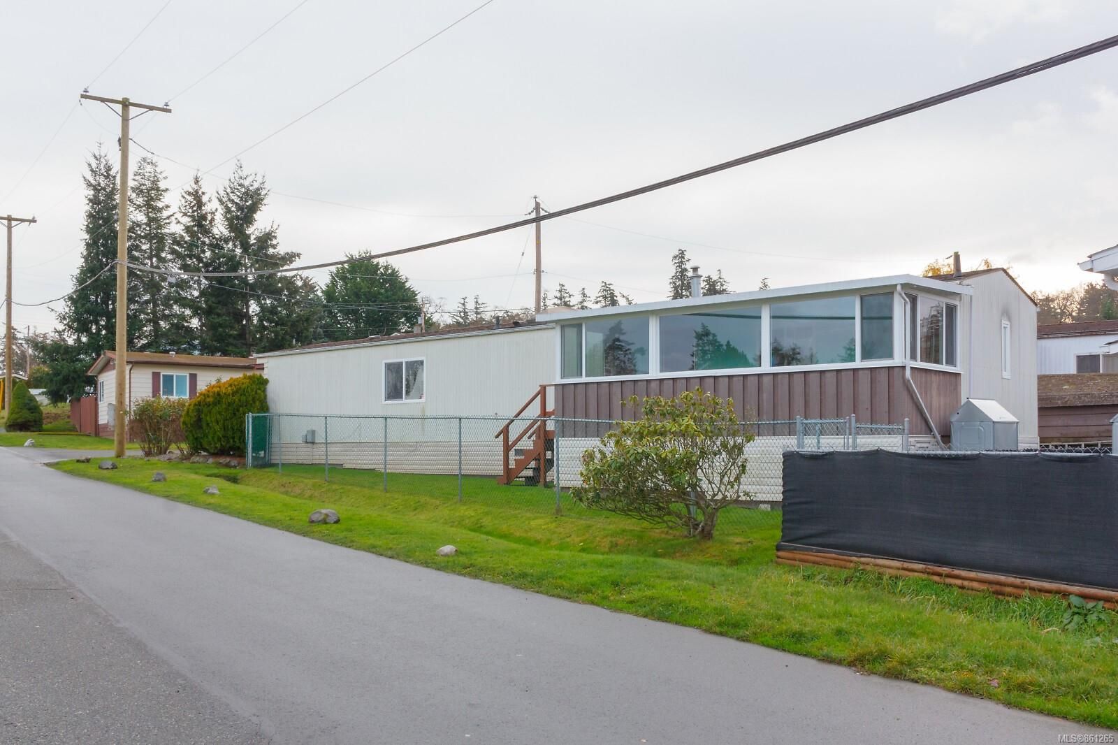 Photo 25: Photos: 14 1525 Middle Rd in View Royal: VR Glentana Manufactured Home for sale : MLS®# 861265