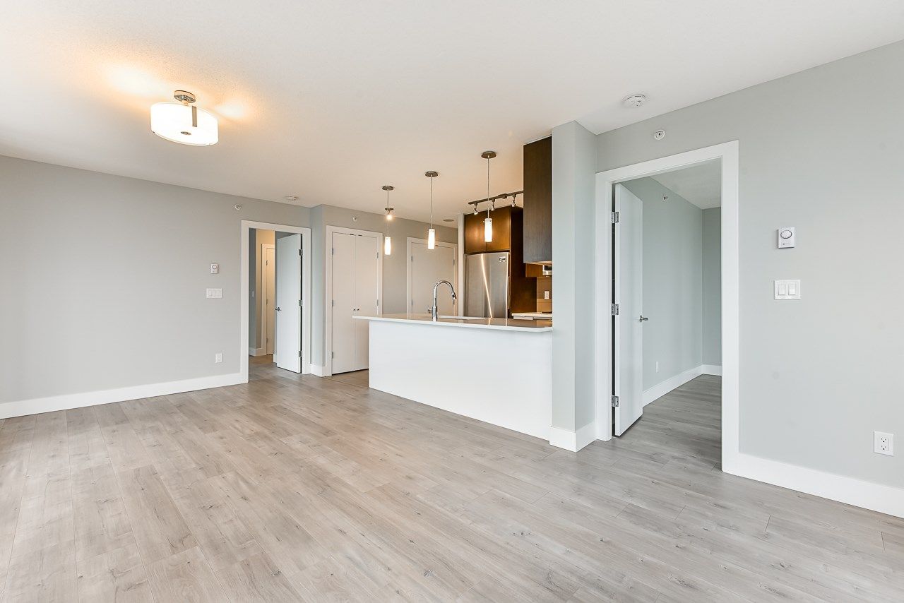 Main Photo: 1606 7325 ARCOLA Street in Burnaby: Highgate Condo for sale (Burnaby South)  : MLS®# R2532087