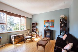 Photo 2: 5828 SOPHIA Street in Vancouver: Main House for sale (Vancouver East)  : MLS®# R2773178