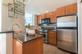 Photo 9: 708 550 PACIFIC Street in Vancouver: Yaletown Condo for sale (Vancouver West)  : MLS®# R2253801