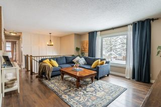 Photo 6: 428 Queen Charlotte Drive SE in Calgary: Queensland Detached for sale : MLS®# A2020358