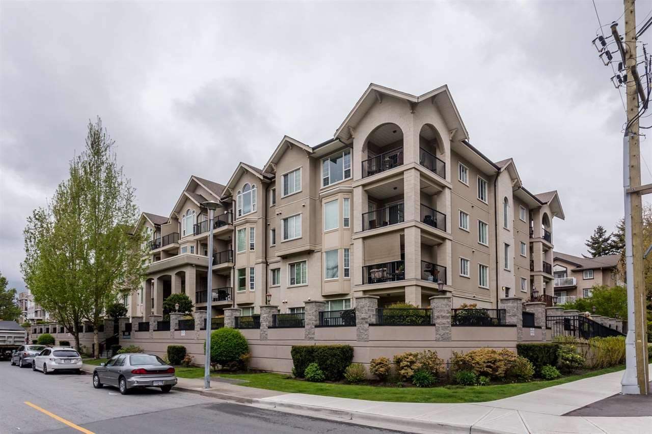 Main Photo: 401 20281 53A AVENUE in Langley: Langley City Condo for sale : MLS®# R2297703