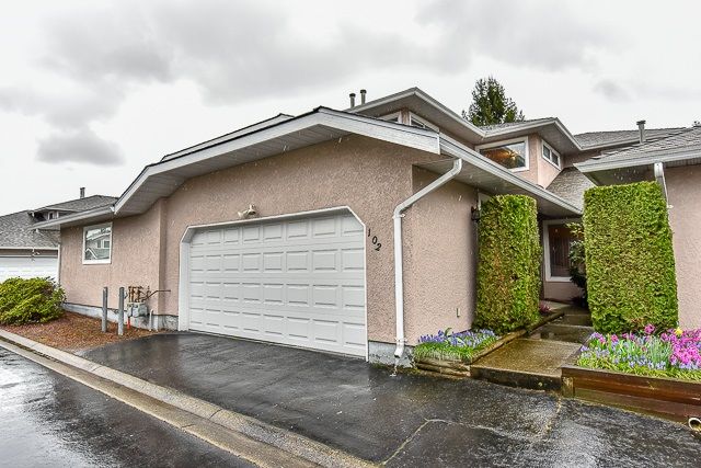Main Photo: 102 15501 89A Avenue in Surrey: Fleetwood Tynehead Townhouse for sale in "AVONDALE" : MLS®# R2048806