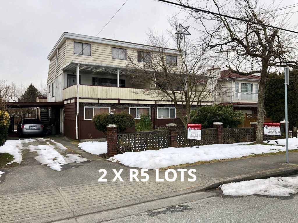Main Photo: 7314 11TH Avenue in Burnaby: Edmonds BE 1/2 Duplex for sale (Burnaby East)  : MLS®# R2345438