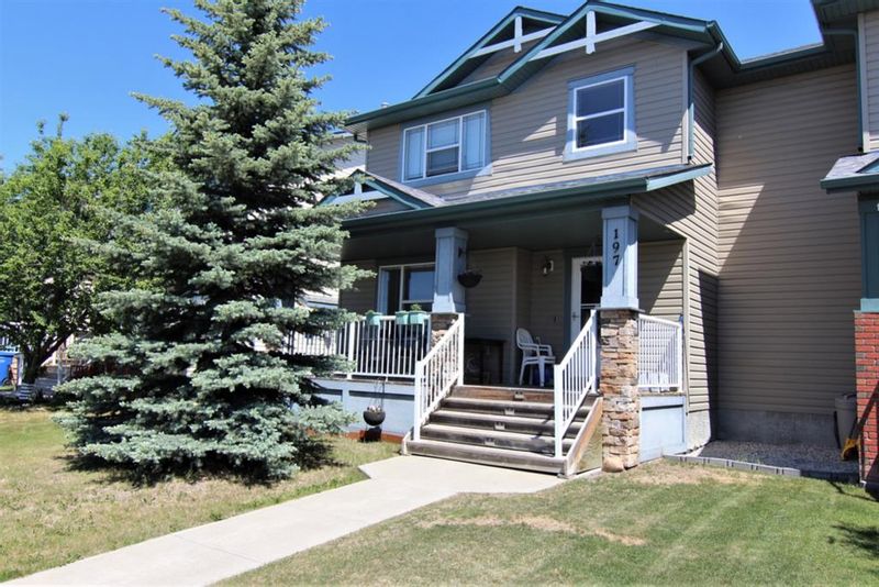 FEATURED LISTING: 197 Lakeview Inlet Chestermere