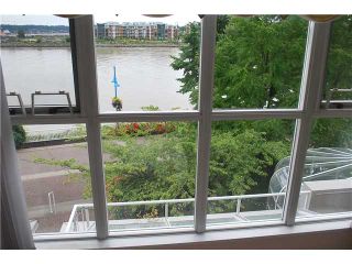 Photo 3: 304 1250 QUAYSIDE Drive in New Westminster: Quay Condo for sale in "THE PROMENADE" : MLS®# V884325