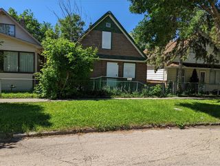 Photo 1: 884 Manitoba Avenue in Winnipeg: North End Residential for sale (4B)  : MLS®# 202223851