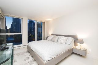 Photo 18: 801 1383 MARINASIDE CRESCENT in Vancouver: Yaletown Condo for sale (Vancouver West)  : MLS®# R2244068