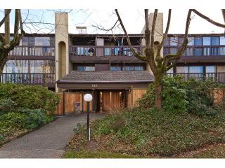 Photo 1: 202 720 8TH Avenue in New Westminster: Uptown NW Condo for sale in "SAN SEBASTIAN" : MLS®# V924982