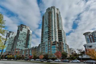 Photo 1: 2302 1188 QUEBEC Street in Vancouver: Mount Pleasant VE Condo for sale in "CityGate One" (Vancouver East)  : MLS®# R2207829
