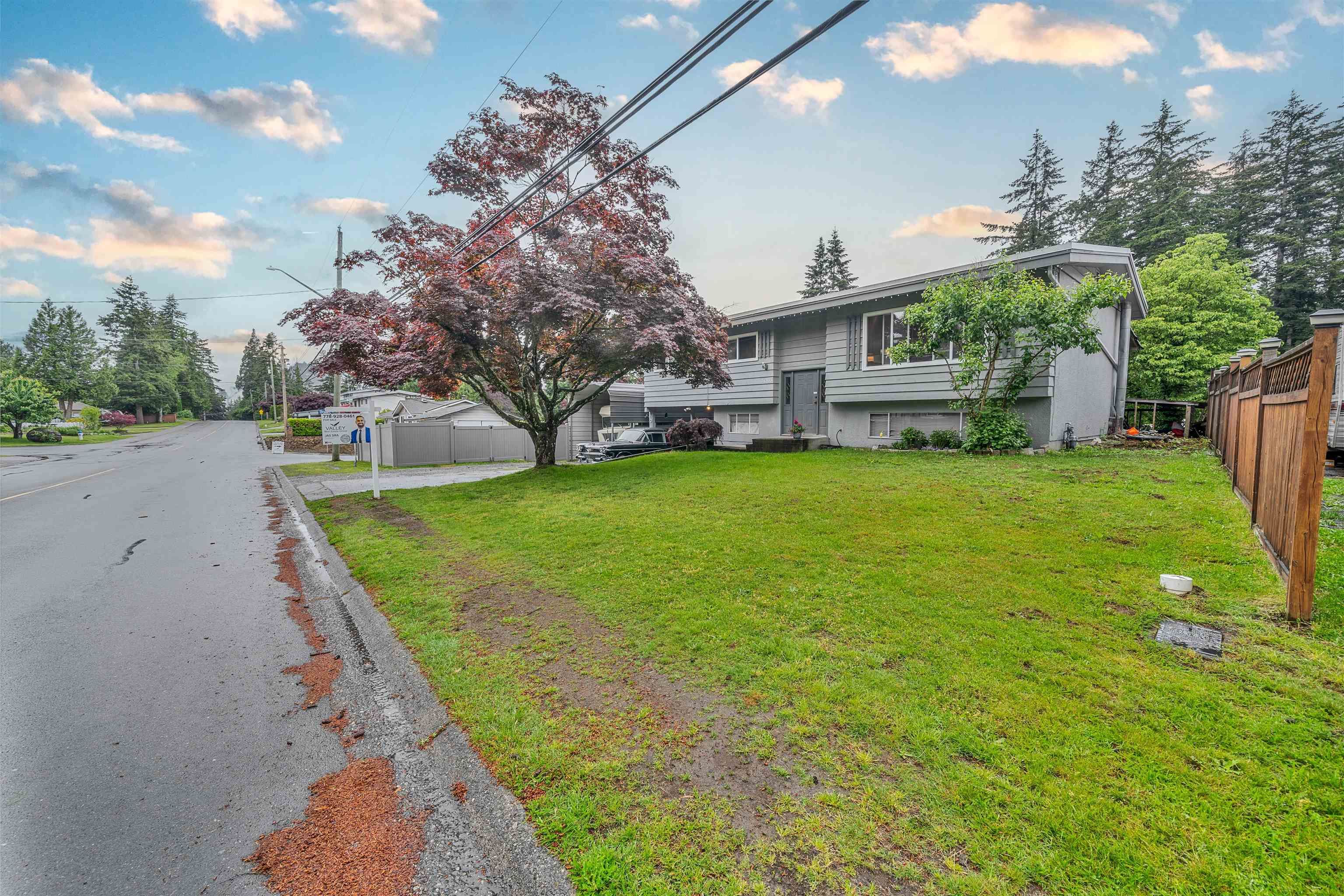 Main Photo: 34333 GEORGE FERGUSON Way in Abbotsford: Central Abbotsford House for sale : MLS®# R2891041