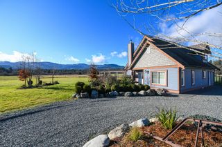 Photo 4: 3916 Burns Rd in Courtenay: CV Courtenay North House for sale (Comox Valley)  : MLS®# 890272
