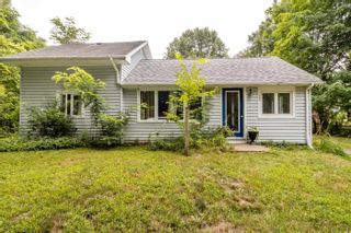 Photo 1: 604 Victoria Drive in Kingston: Kings County Residential for sale (Annapolis Valley)  : MLS®# 202219966