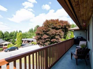 Photo 2: 914 STRATHAVEN Drive in North Vancouver: Windsor Park NV House for sale : MLS®# V1016654