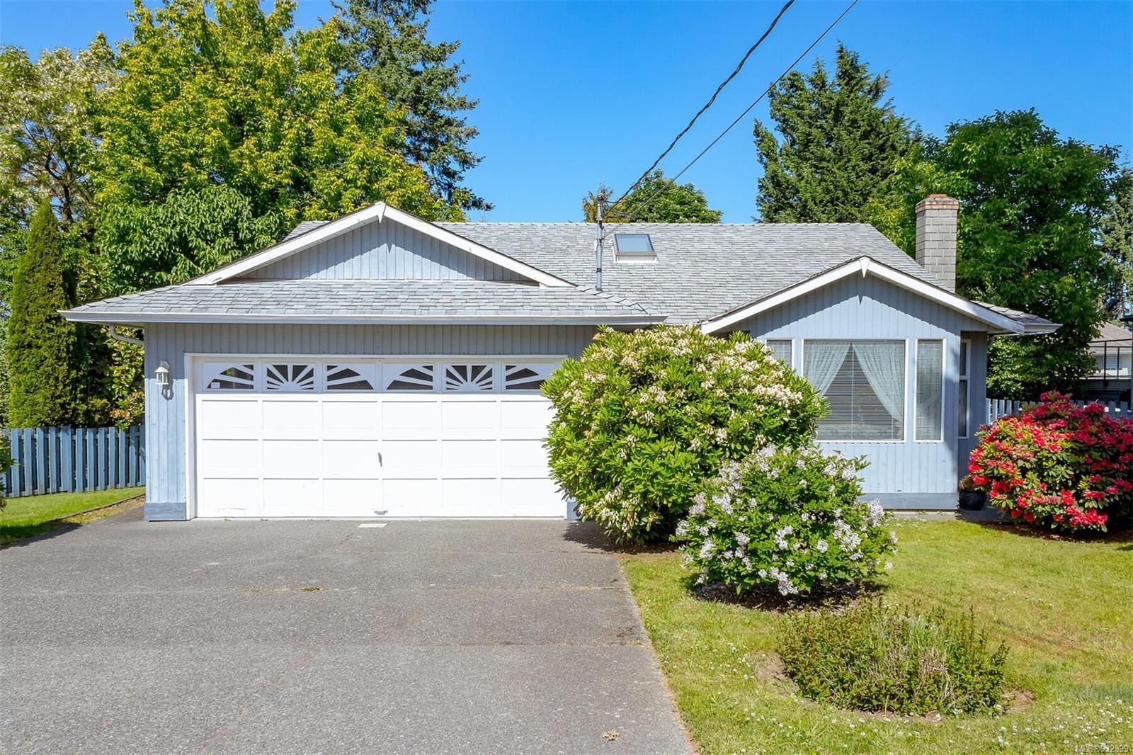 Main Photo: 7505 East Saanich Rd in Central Saanich: CS Saanichton House for sale : MLS®# 932999