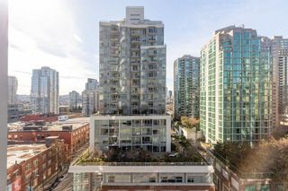 Photo 3: 1209 233 ROBSON Street in Vancouver: Downtown VW Condo for sale in "TV Tower2" (Vancouver West)  : MLS®# R2762426