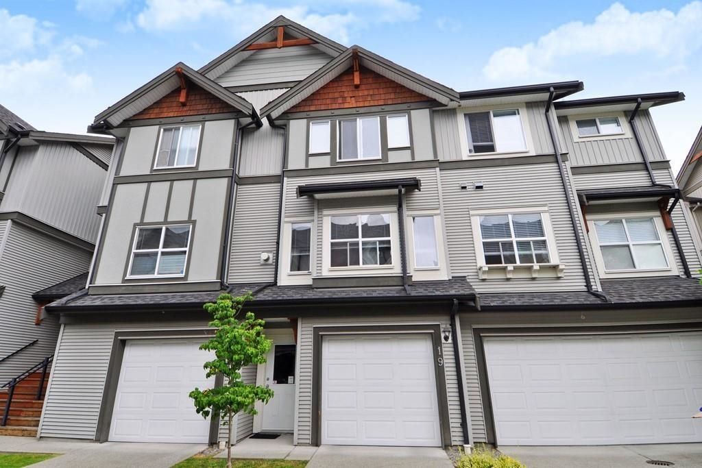 Main Photo: 19 1055 RIVERWOOD Gate in Port Coquitlam: Riverwood Townhouse for sale : MLS®# R2601791