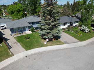 Photo 3: 272 Brookgreen Drive SW in Calgary: Braeside Detached for sale : MLS®# A2052593