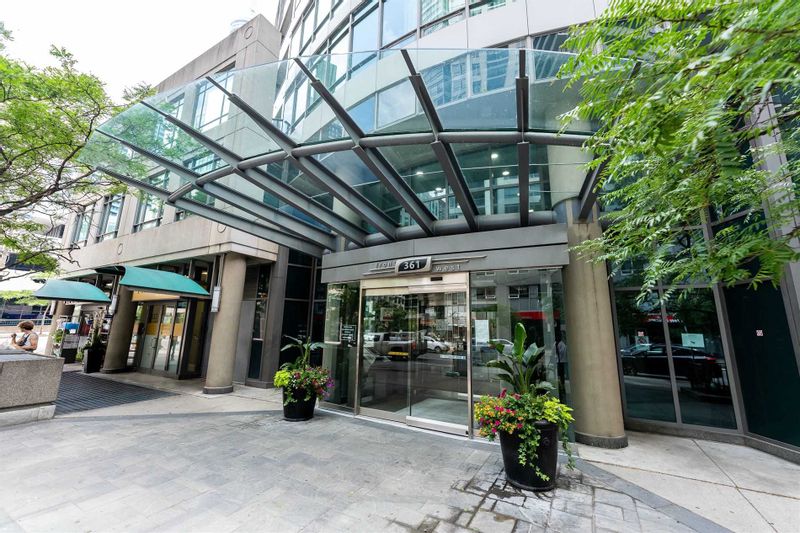 FEATURED LISTING: 516 - 361 Front Street West Toronto