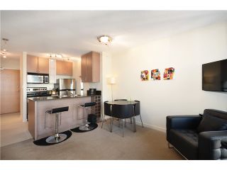 Photo 3: 2208 909 MAINLAND Street in Vancouver: Yaletown Condo for sale in "YALETOWN PARK" (Vancouver West)  : MLS®# V1038320