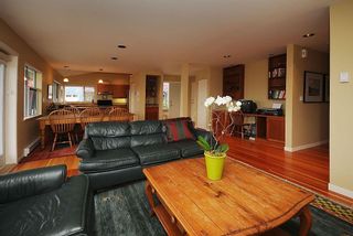 Photo 4: 795 Central Spur Rd in Victoria: Residential for sale (10)  : MLS®# 274211