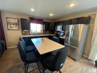 Photo 2: 15803 104 Avenue in Edmonton: Zone 21 House Half Duplex for sale : MLS®# E4383773