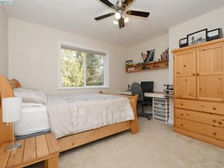Photo 13: 766 Hanbury Pl in VICTORIA: Hi Bear Mountain House for sale (Highlands)  : MLS®# 804973