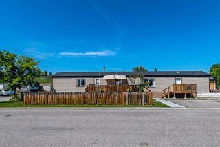 Main Photo: 401 Heritage Crescent: Okotoks Mobile for sale : MLS®# A1229914