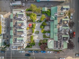 Photo 13: 201 788 W 8TH Avenue in Vancouver: Fairview VW Townhouse for sale in "LA FORTUNA" (Vancouver West)  : MLS®# R2819728