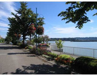 Photo 4: 312 1150 QUAYSIDE Drive in New_Westminster: Quay Condo for sale in "Westport" (New Westminster)  : MLS®# V667028