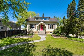Photo 1: 209 Hawthorne Avenue in Winnipeg: North Kildonan Residential for sale (3F)  : MLS®# 202212696