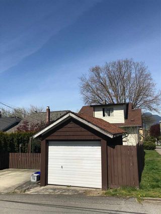 Photo 3: 1017 LAKEWOOD Drive in Vancouver: Grandview VE House for sale in "Grandview" (Vancouver East)  : MLS®# R2261768