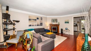 Photo 4: A 930 Old Esquimalt Rd in Esquimalt: Es Old Esquimalt Half Duplex for sale : MLS®# 961763