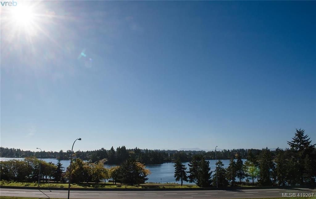 Main Photo: 13 Avanti Pl in VICTORIA: VR Hospital Row/Townhouse for sale (View Royal)  : MLS®# 829808