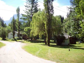 Photo 1: 22200 TRANS CANADA HIGHWAY in Hope: Hope Center House for sale : MLS®# R2193371
