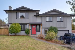 Photo 1: 1271 Lonsdale Pl in Saanich: SE Maplewood House for sale (Saanich East)  : MLS®# 924524