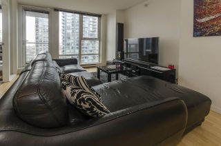 Photo 2: 1907 602 CITADEL PARADE in Vancouver: Downtown VW Condo for sale in "SPECTRUM 4" (Vancouver West)  : MLS®# R2042899