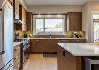 Photo 13: 422 22 Avenue NE in Calgary: Winston Heights/Mountview Semi Detached (Half Duplex) for sale : MLS®# A1258691