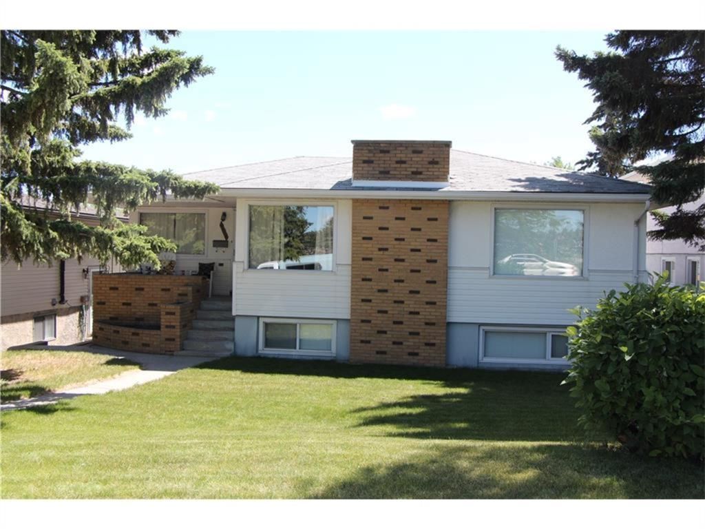 Main Photo: 907 32 Avenue NW in Calgary: Cambrian Heights Detached for sale : MLS®# A1200231