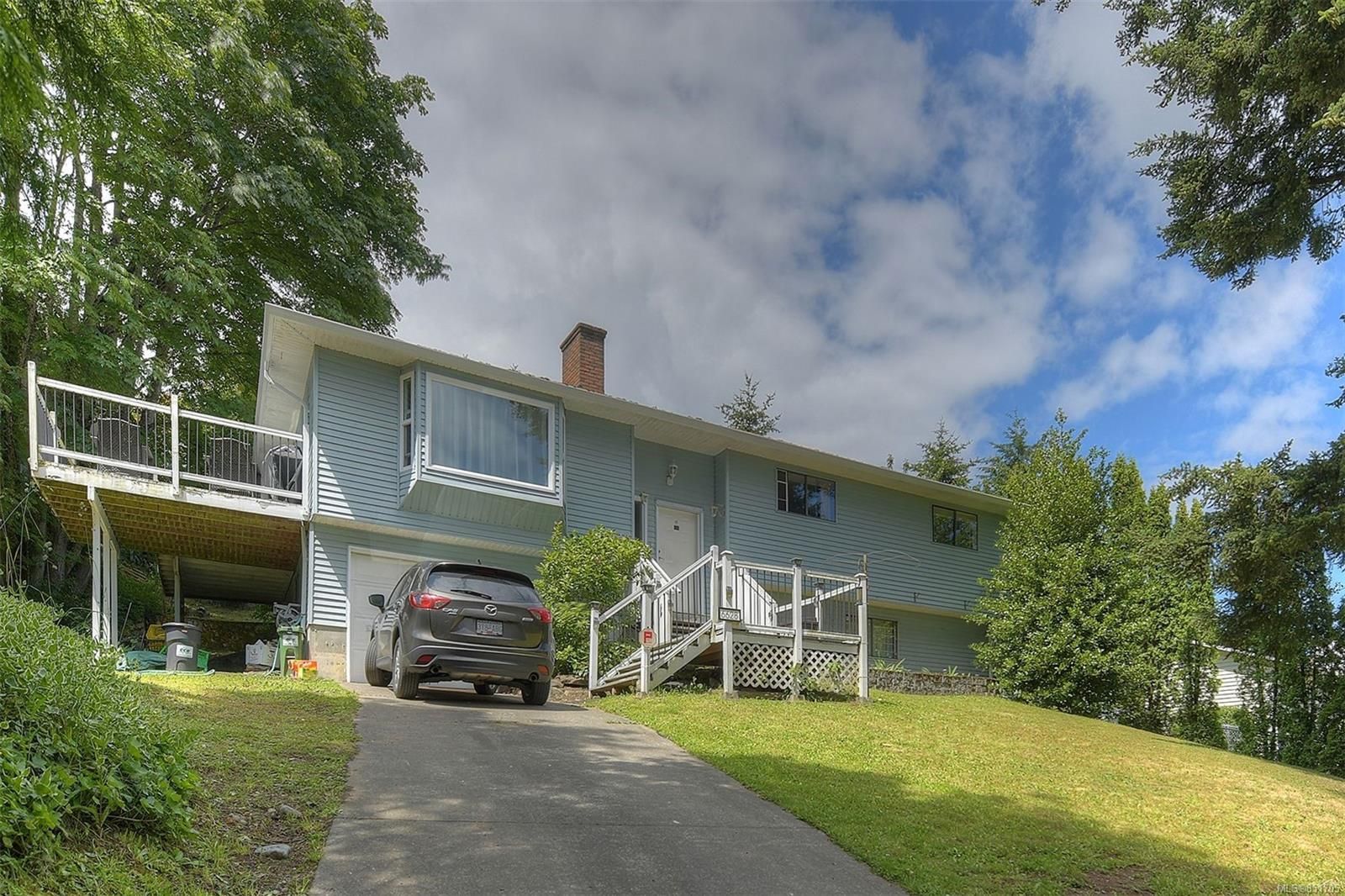 Main Photo: 6628 Rey Rd in Central Saanich: CS Tanner House for sale : MLS®# 851705