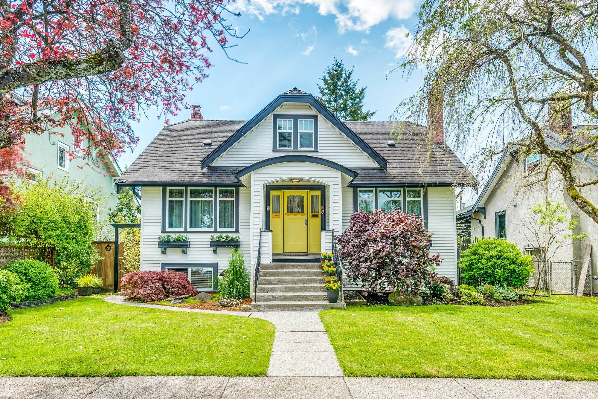 Main Photo: 3480 TRIUMPH Street in Vancouver: Hastings Sunrise House for sale (Vancouver East)  : MLS®# R2700235