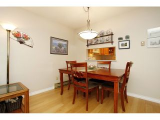 Photo 4: 25 1235 JOHNSON Street in Coquitlam: Canyon Springs Townhouse for sale in "CREEKSIDE PLACE" : MLS®# V1035997