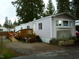 Photo 1: 17 5575 MASON Road in Sechelt: Sechelt District Manufactured Home for sale in "MASON ROAD MOBILE HOME PARK" (Sunshine Coast)  : MLS®# R2033933